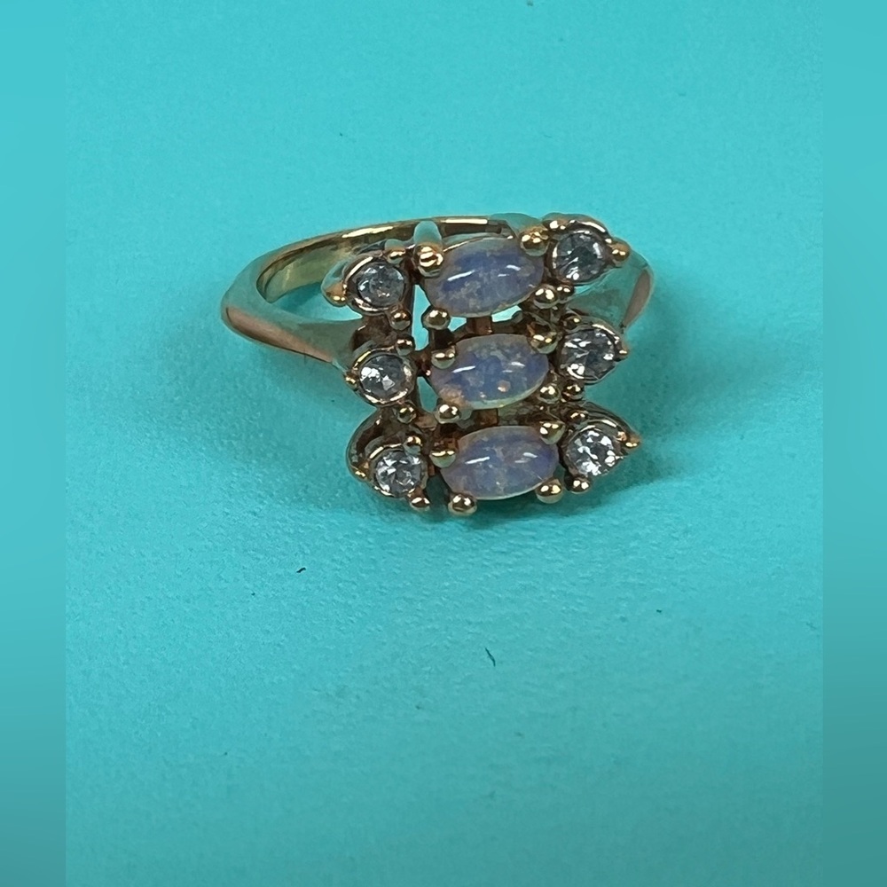 🔴🆑DEAL OF THE A WEEK 🆑Gold AVON Opal Ring 🔴 - Picture 2 of 4
